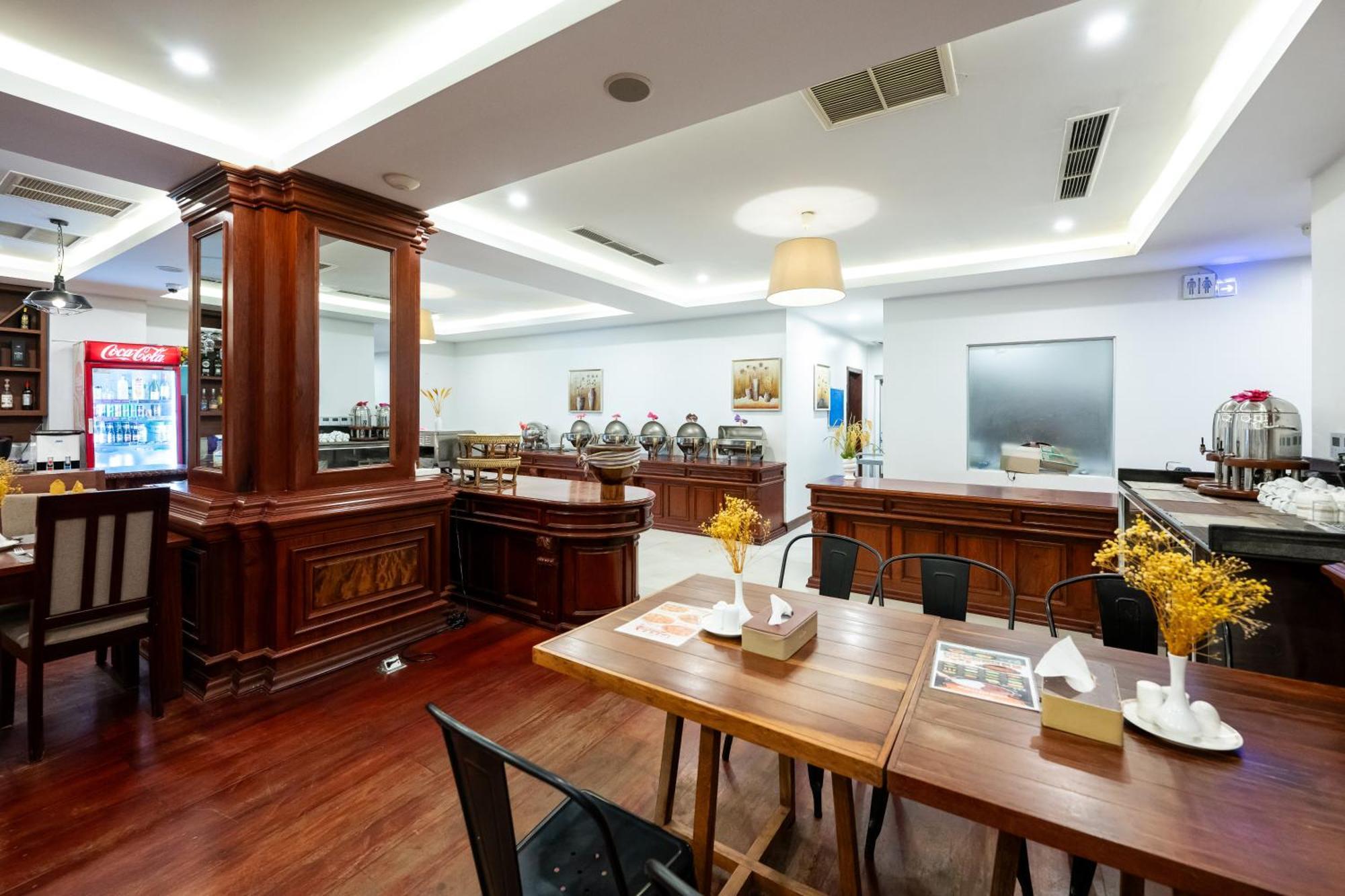Lbn Asian Hotel Kampong Cham Buitenkant foto