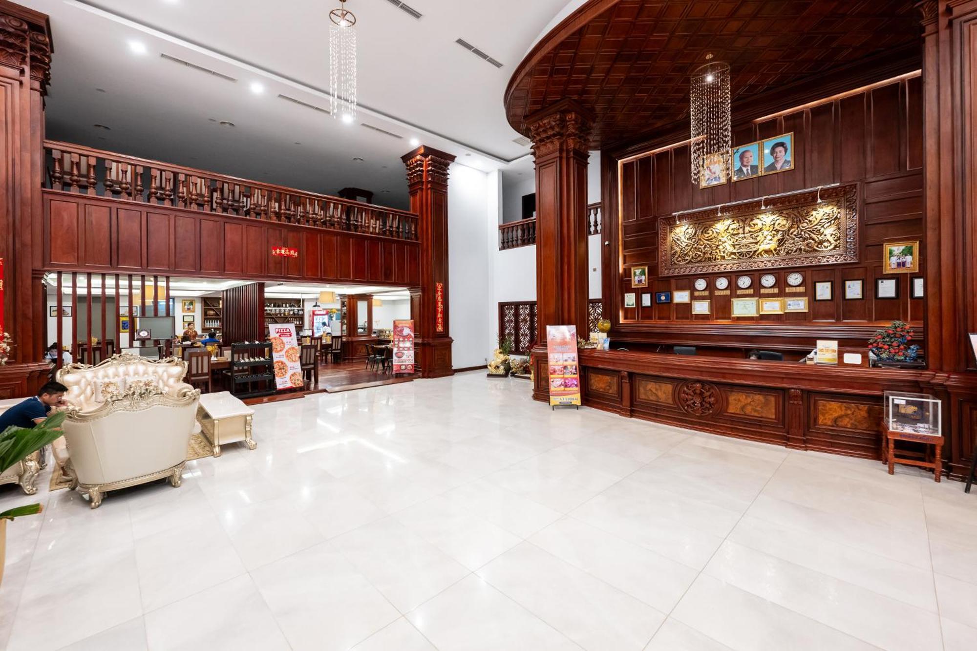 Lbn Asian Hotel Kampong Cham Buitenkant foto