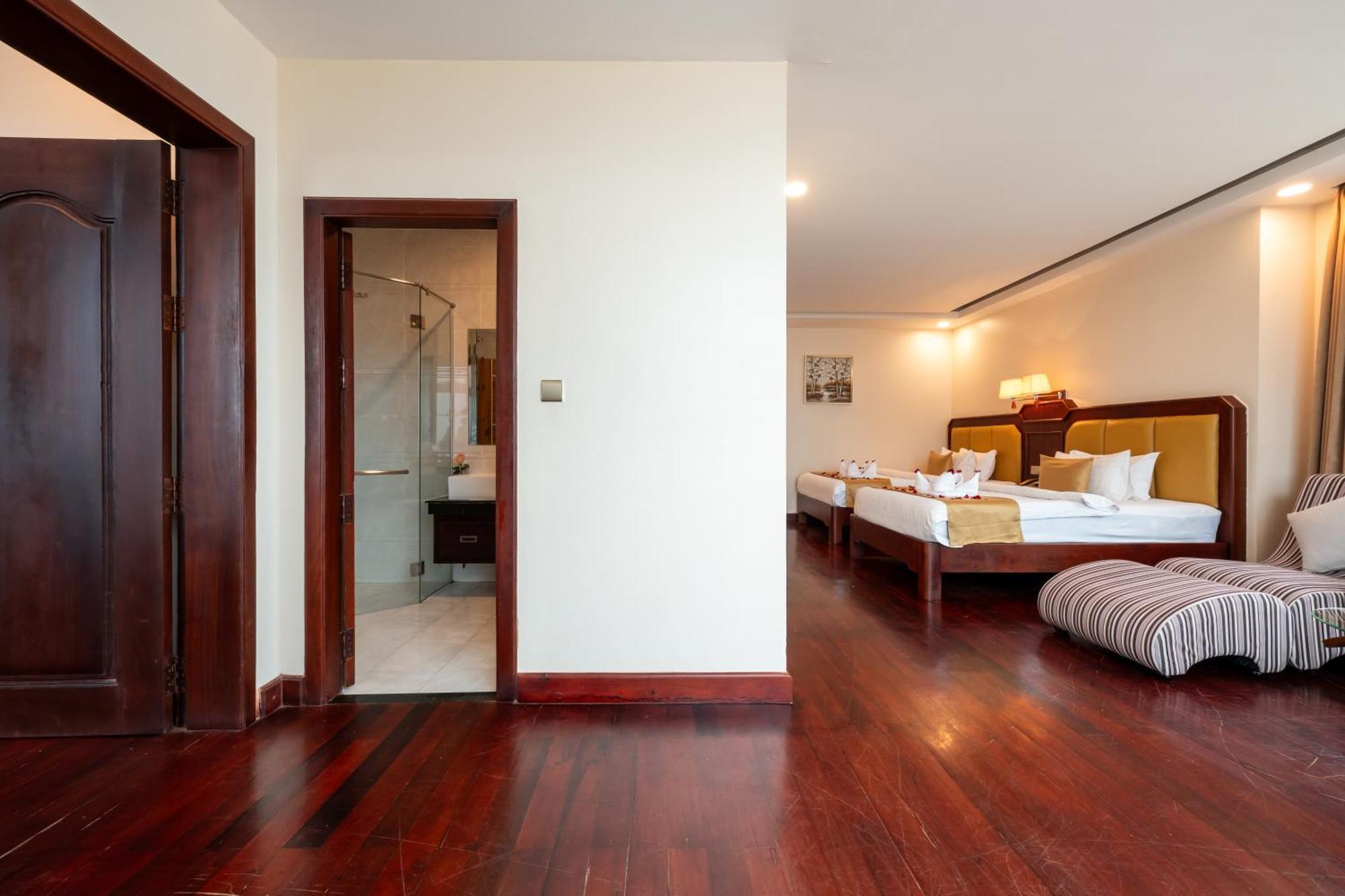 Lbn Asian Hotel Kampong Cham Buitenkant foto