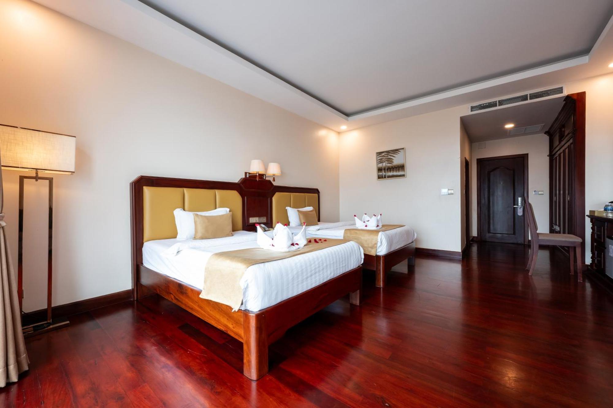 Lbn Asian Hotel Kampong Cham Buitenkant foto